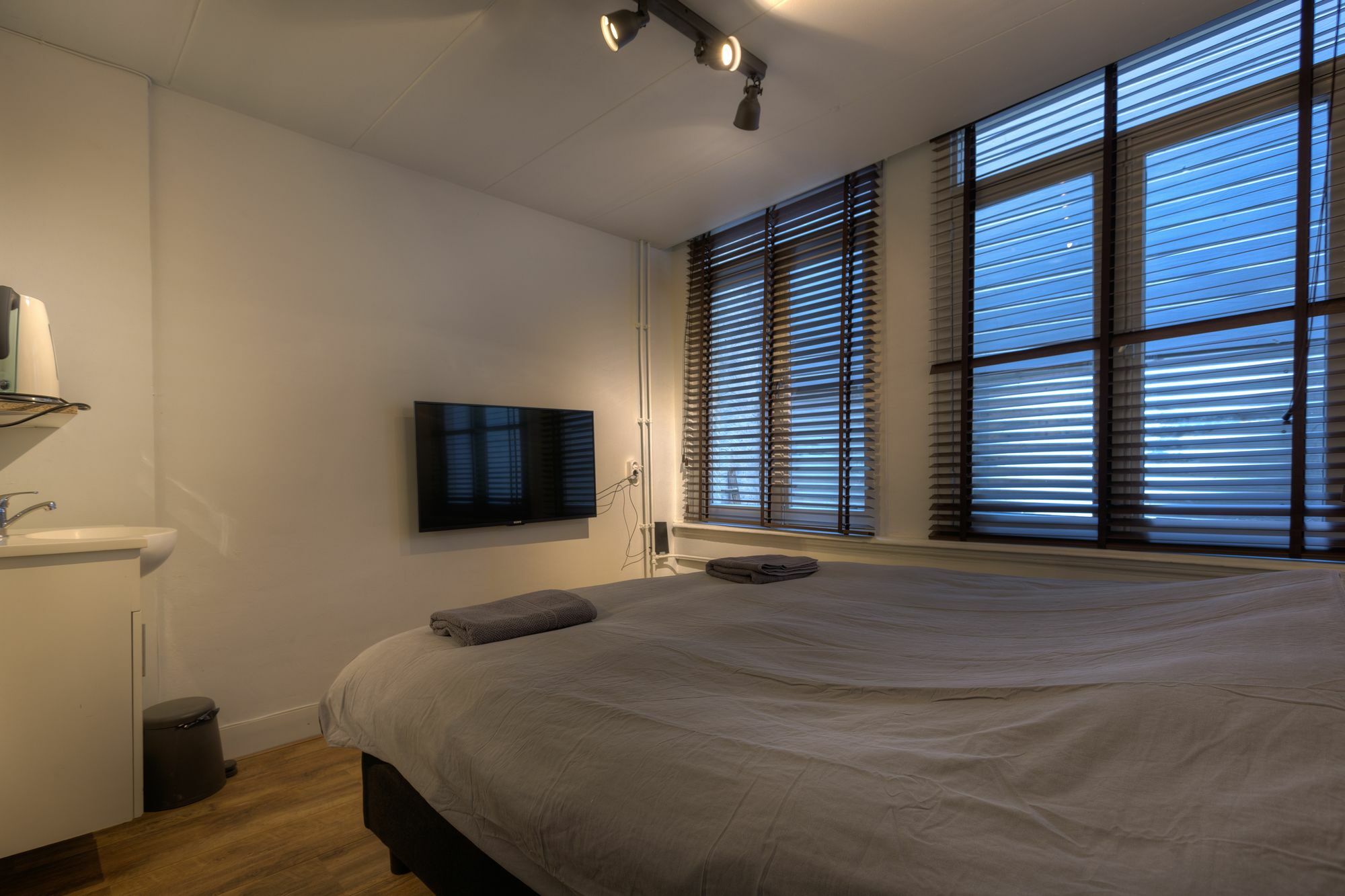 Hotel Canal View Амстердам Екстериор снимка